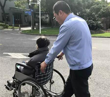 益善殡仪馆爱心助老