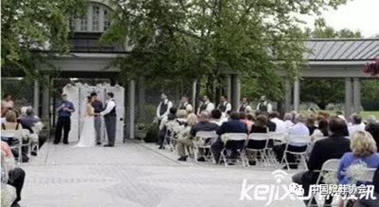 【殡葬信息摘报】情侣在殡仪馆里结婚？ 国外人真是疯了!