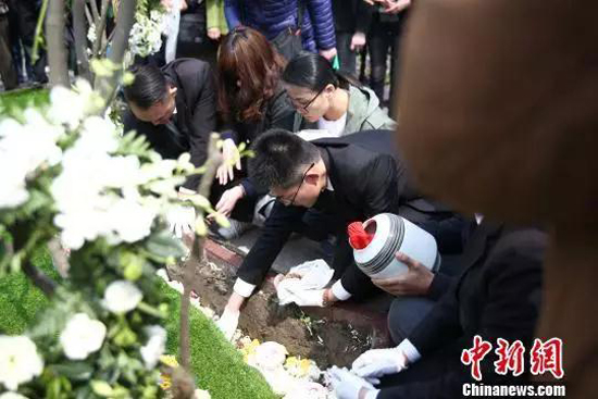 上海墓园回应“天价墓”
