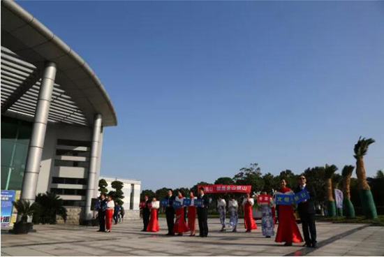 汇龙园墓地：汇龙有爱，“燃”情冬日
