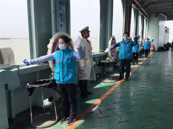 上海墓地：飞思海葬成功举办嘉兴市第10次骨灰撒海活动