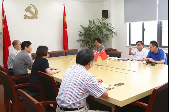 上海墓地：市民政局党组书记、局长朱勤皓调研殡葬文化研究所工作