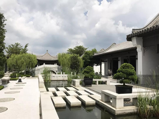 上海墓地：马亚西行“殡葬巨头”是这样理解殡葬的