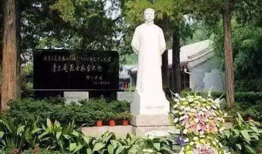 李大钊烈士陵园：一位公墓安全维护者的故事
