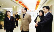市民政局副局长王万里来天逸静园&#8226;玫瑰园调研