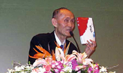 遗骨罐里装满了不尽的乡愁
