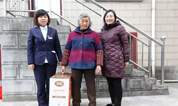 上海西园墓地党支部慰问迮庵社区高龄老人