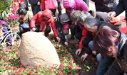 上海福寿园海港陵园举行浦东癌症康复俱乐部“爱心花园”建园仪式