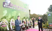上海滨海古园墓地举行滑稽艺术家吴双艺铜像揭幕仪式
