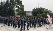 烈士陵园：小小红领巾，清明祭英烈