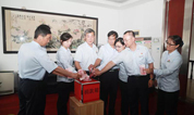 上海古园墓地：坚守初心使命，情暖困难职工